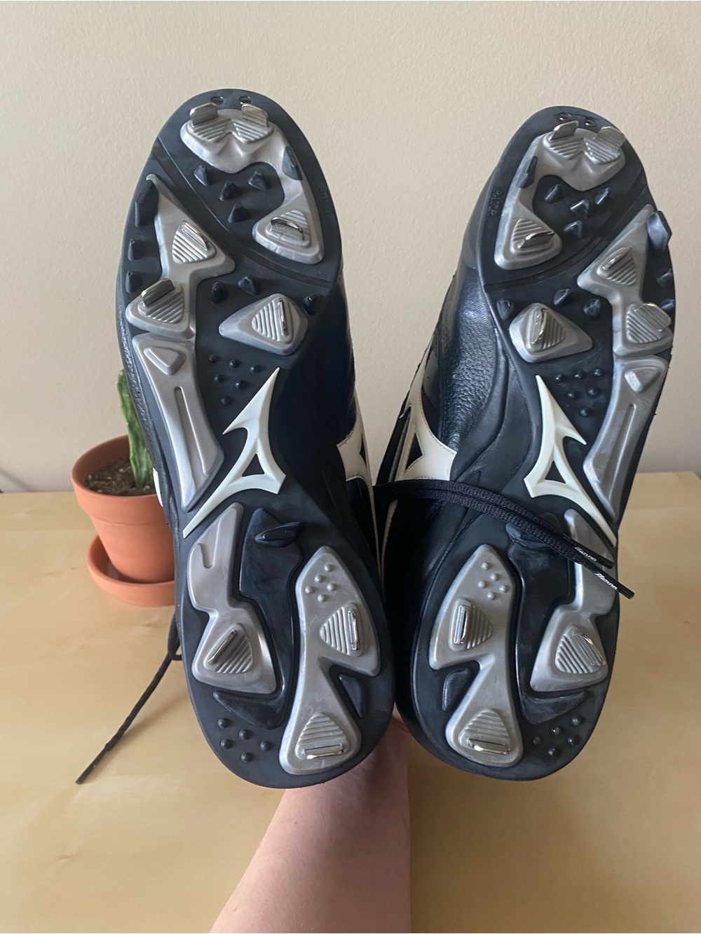 NWOT Mizuno men’s 9-Spike Pro Classic Mid baseball cleats, size 13 - Picture 4 of 8